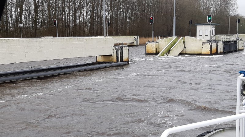 Herstelwerkzaamheden sluis Terherne (Foto Rijkswaterstaat)