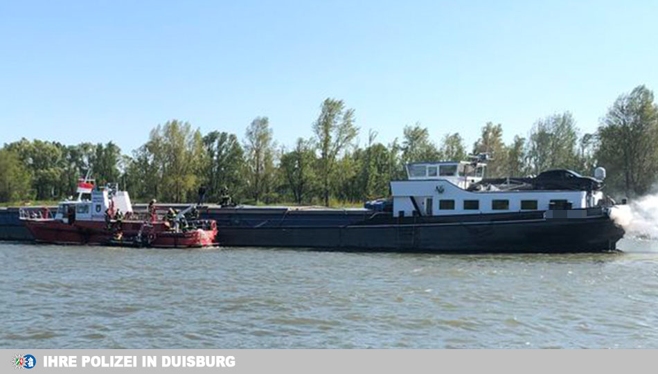 De schipper handelde snel en leidde met het noodroer een ankermanoeuvre in. (Foto Politie Duisburg)