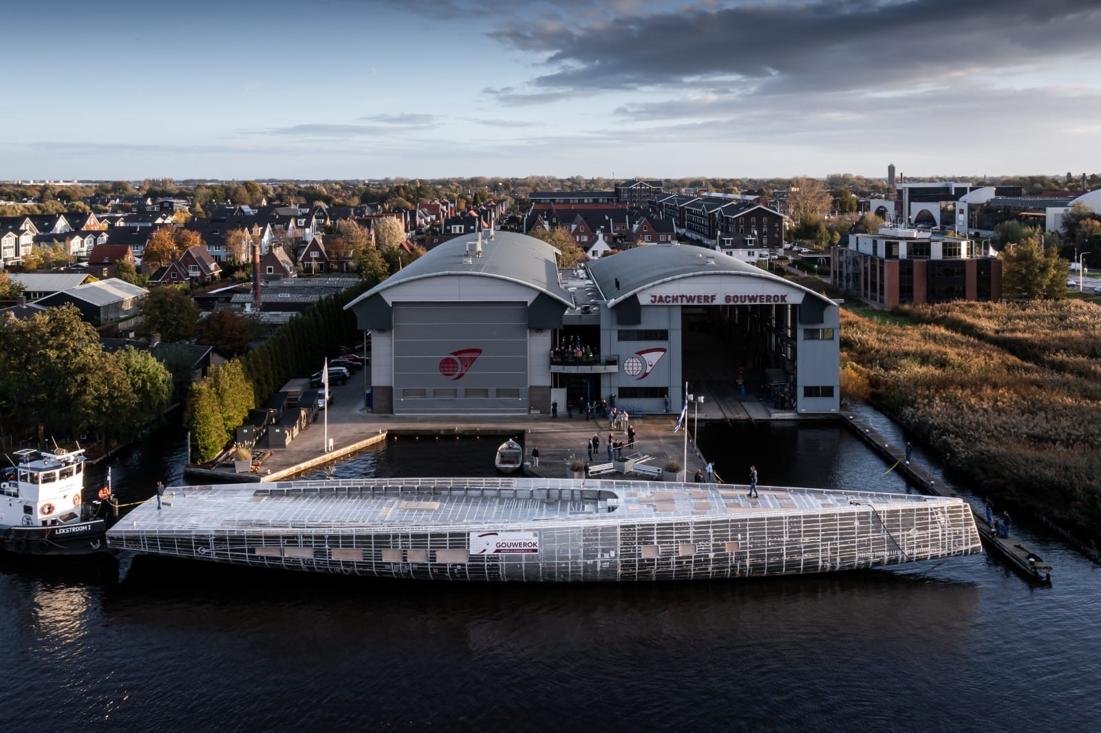 Sandalen Matig Buitenland Scheepswerf Gouwerok laat casco 54 meter lang zeiljacht te water |  Schuttevaer.nl