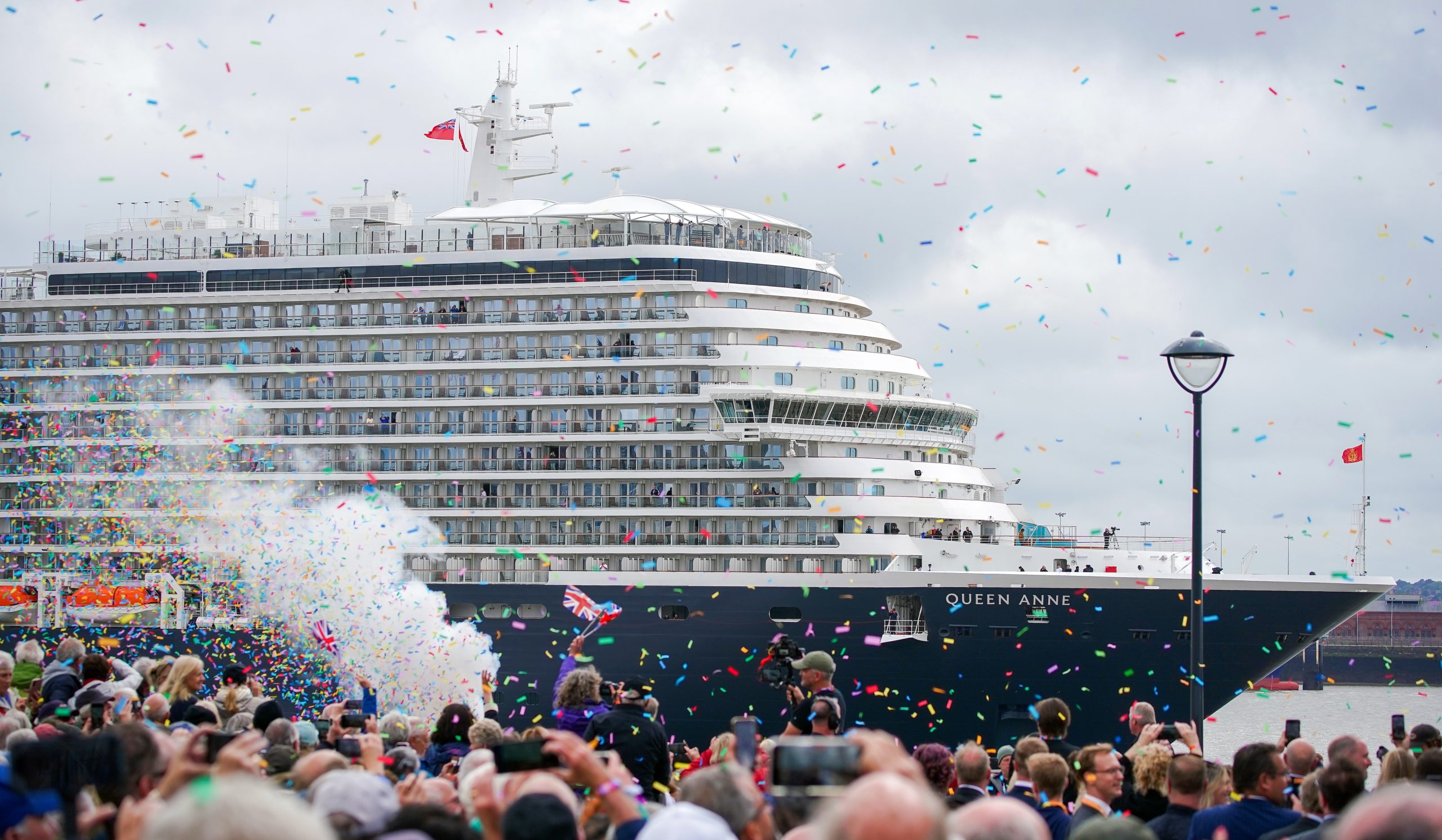 Cruiseschip Cunard Queen Anne doop